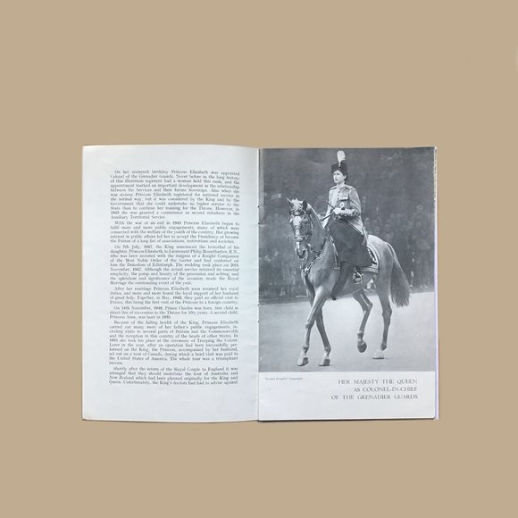 A Rare 1953 Coronation Booklet from the City of Council of Newcastle upon Tyne - Picture 4 of 11